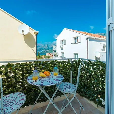 Adria بيت ضيافة تْسافتات