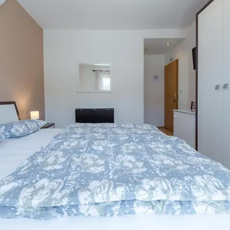 بيت ضيافة Adria