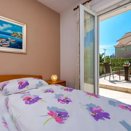 Adria بيت ضيافة تْسافتات